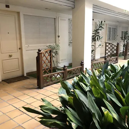 Frente Al Guggenheim. Urbanizacion De Lujo En El Centro