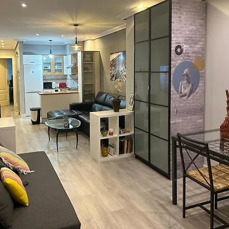 Apartament Frente Al Guggenheim. Urbanizacion De Lujo En El Centro Bilbao