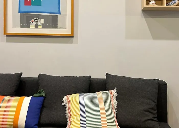 Frente Al Guggenheim. Urbanizacion De Lujo En El Centro