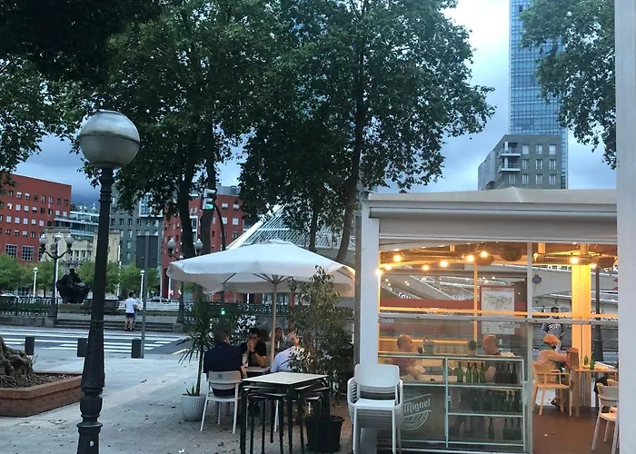 公寓 Frente Al Guggenheim. Urbanizacion De Lujo En El Centro 毕尔巴鄂